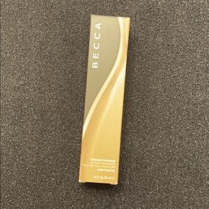 Becca. Ultimate coverage 24 hour foundation